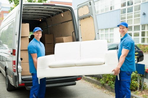 Moving truck service for homes and flats in Finchley